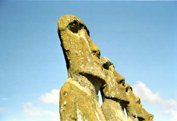 RapaNui-Ahu-A-Kivi2-Detail