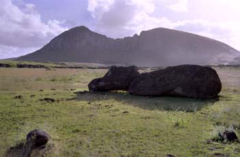 RapaNui-SchlafenderMoai-RanoRaraku